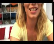 Девушки на планшет снимают свои лесбийские игры